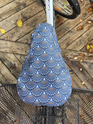 Sattelhaube Pfau blau